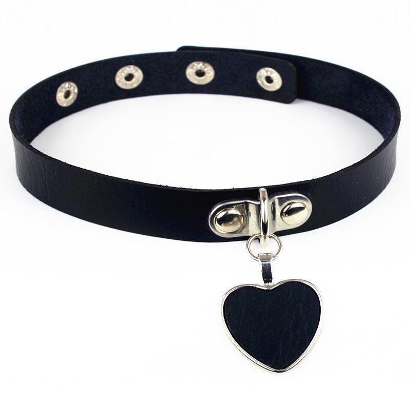 Velora Heart Collar & Chain Leash Set view 7